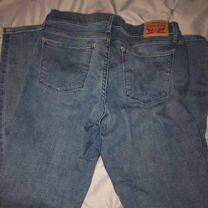 Levi’s 710